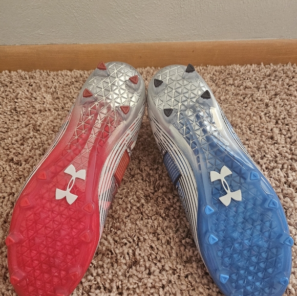 Mens Under Armour Football Cleats - Picture 6 of 6